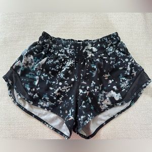 Lululemon Hotty Hot Shorts, Size 2, 2.5”